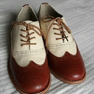 Classic Two-Tone Oxford Shoes